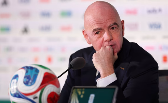 FIFA: Κατηγορείται ότι απέκρυψε τον πραγματικό μισθό του Ινφαντίνο